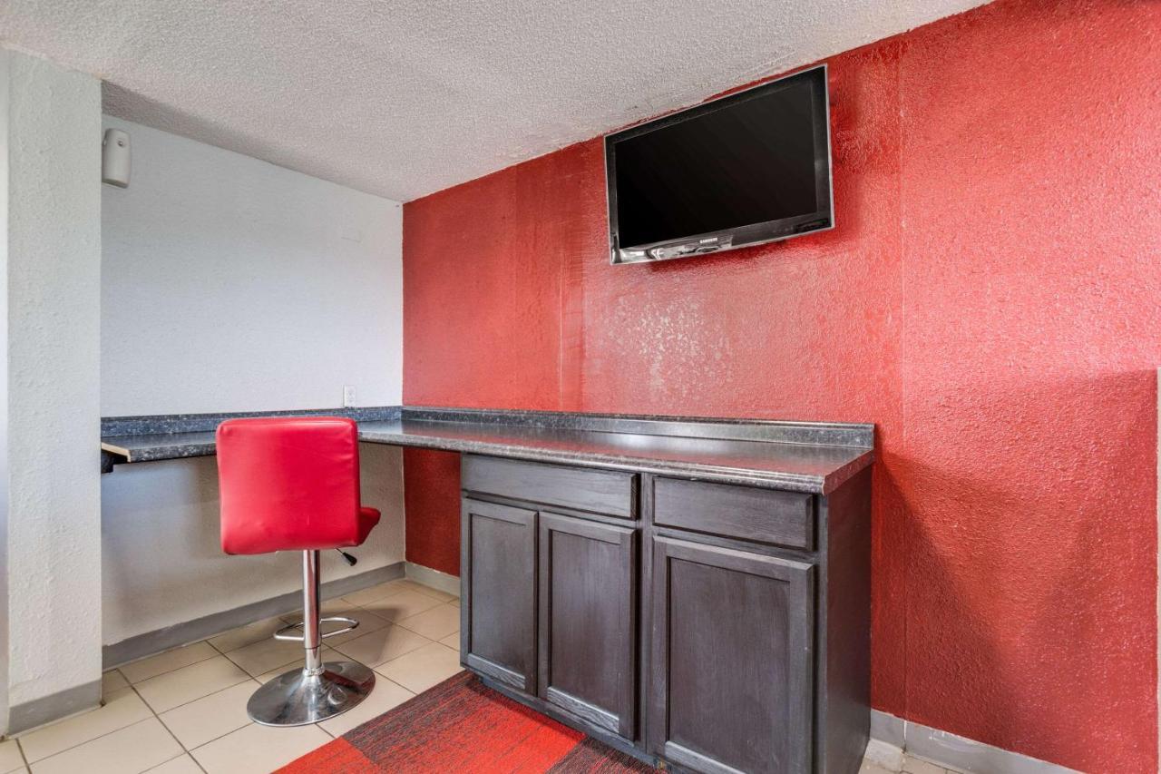 Econo Lodge Inn & Suites Terre Haute Exteriör bild