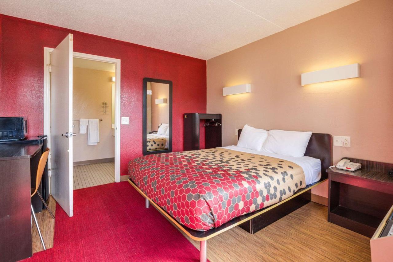 Econo Lodge Inn & Suites Terre Haute Exteriör bild