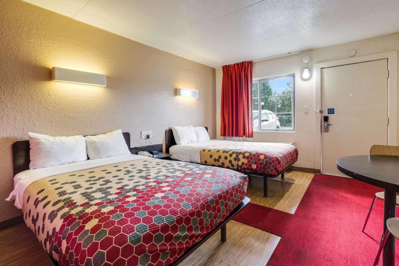 Econo Lodge Inn & Suites Terre Haute Exteriör bild